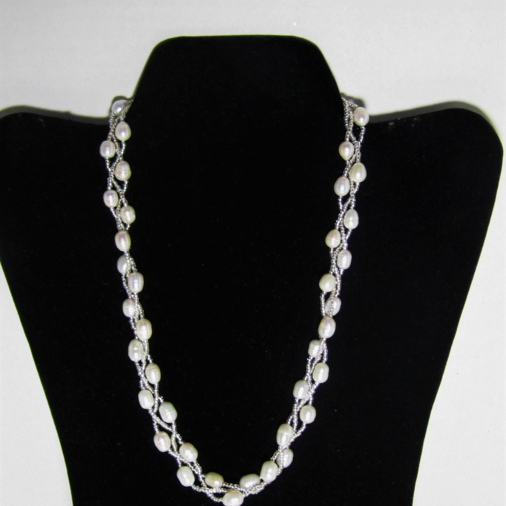Braided  white  fresh  water  pearl  necklace